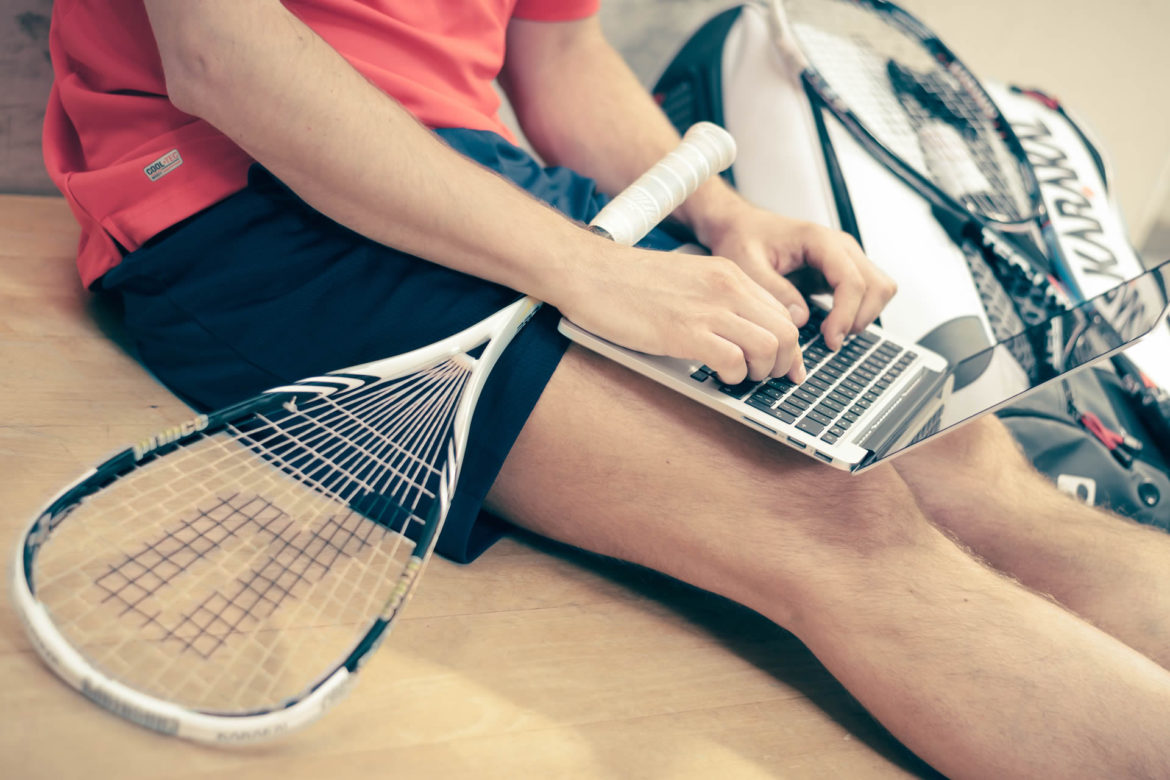 Fan communication through social media by Supervision Management for tennis player